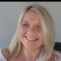Yvonne Axam