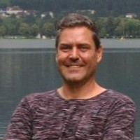 Dr. Kovách Gergely