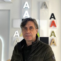 Tony Gómez