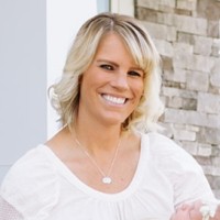 Kelly Aurora, Rn