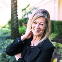 Carol Dekkers