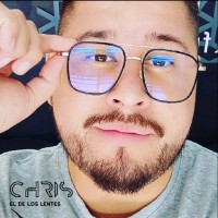Chris El de los lentes