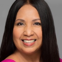 Lei Oakes