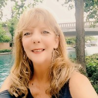 Lori Bell