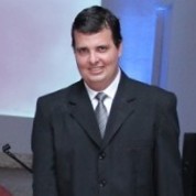 Heliton Angelucci