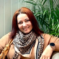 Zuzana Kasprowiczová Desenská, Mba