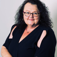 Lisa Travers