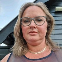 Claudia Van Gog