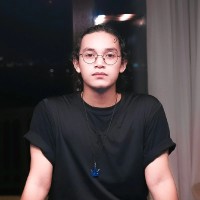 Dion L