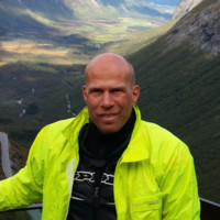 Dr. Thomas Johansson