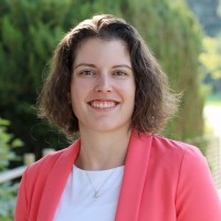 Emily L Bloedel
