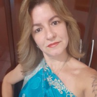 Luciane Chaves Villares