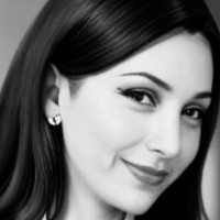 Inès M.
