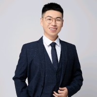 何勇男