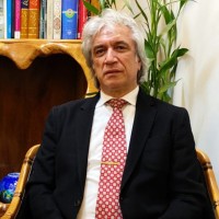 Vali Alizadeh
