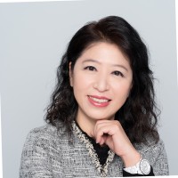 Christine Lo