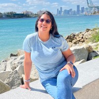 Dra. Maria Lorena Veloso