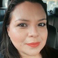 Alejandra Flores