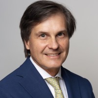 Alberto J Franceschi