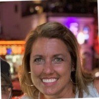 Angela Borchardt, Ains, Au