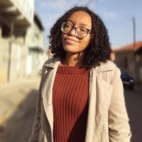 Ana Beatriz Oliveira