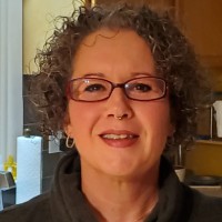 Liz Staples