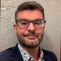 Simon Bennett