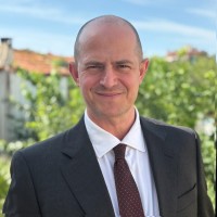 Dr Daniel Beizsley