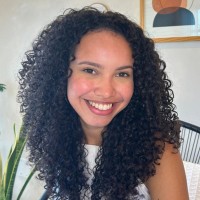 Stefanie Moura