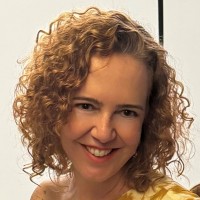 Ana Claudia Silveira dos Reis