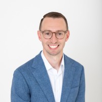 Brian Howles, Cfa