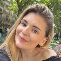 Julia Knap