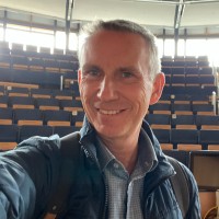 Prof. Thorsten Bonne