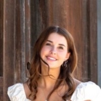 Chloe Van Puffelen