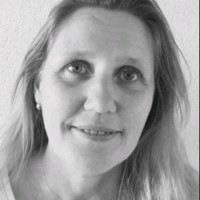 Nicolien Van Eck