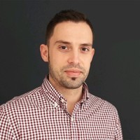 Víctor M.