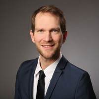 Dr. Lukas Block