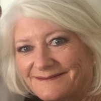 Lynda Hinde