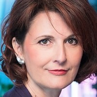 Claudine M Stahel
