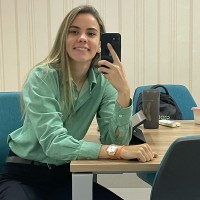 Isis Mendonça