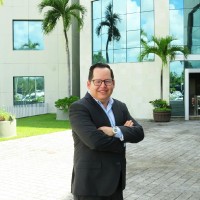 Reggie Hernández