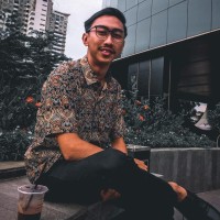 Sugandi Surya Holik