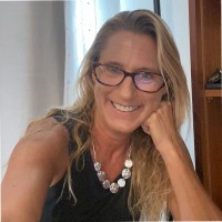 Stephanie Wright