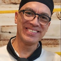 Carlos J Viloria