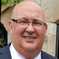 Warren Oakes