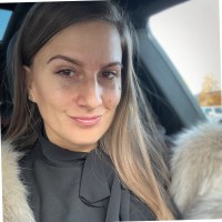 Szimona Szecsenyi
