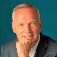 Yves De Poucques