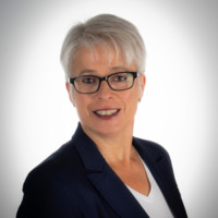 Liane Peters