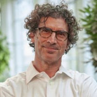 Roberto Flores