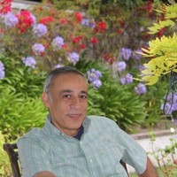 Yari Kaveh